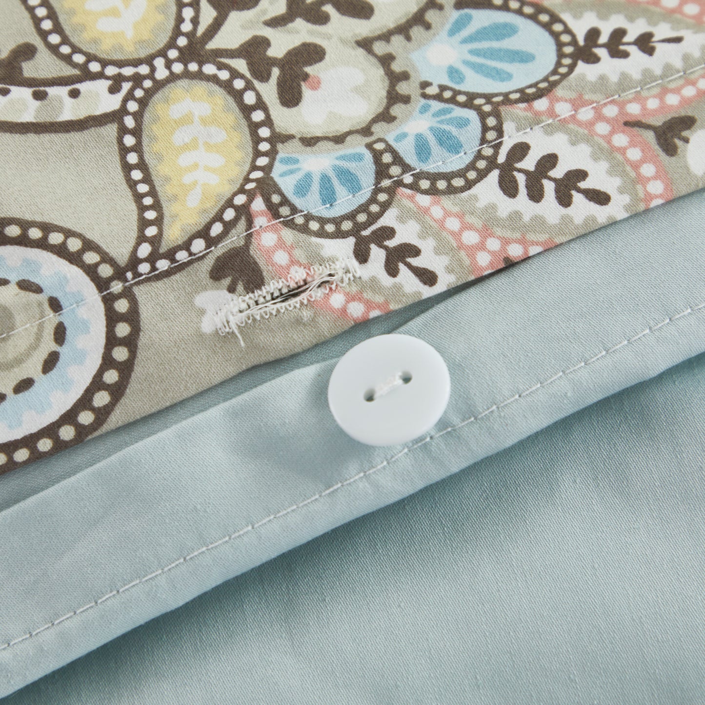 Muted Multicolor Paisley Custom Cotton Bedding Set Hidden Button Closure Inner Corner Ties Custom Size Bed Sheets