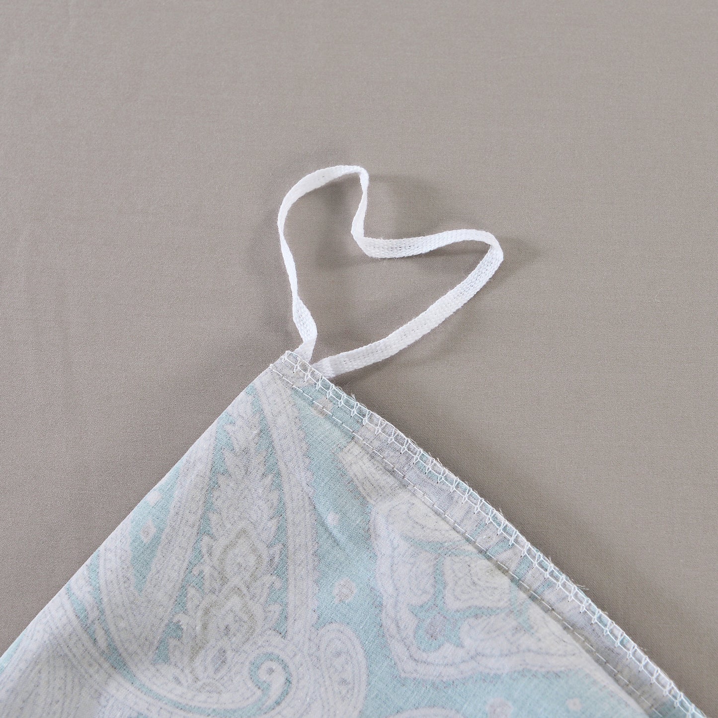 Luxury Boho Medallion Pattern Custom Size Bed Linen Set Hidden Button Closure Inner Corner Ties Custom Size Bed Sheets