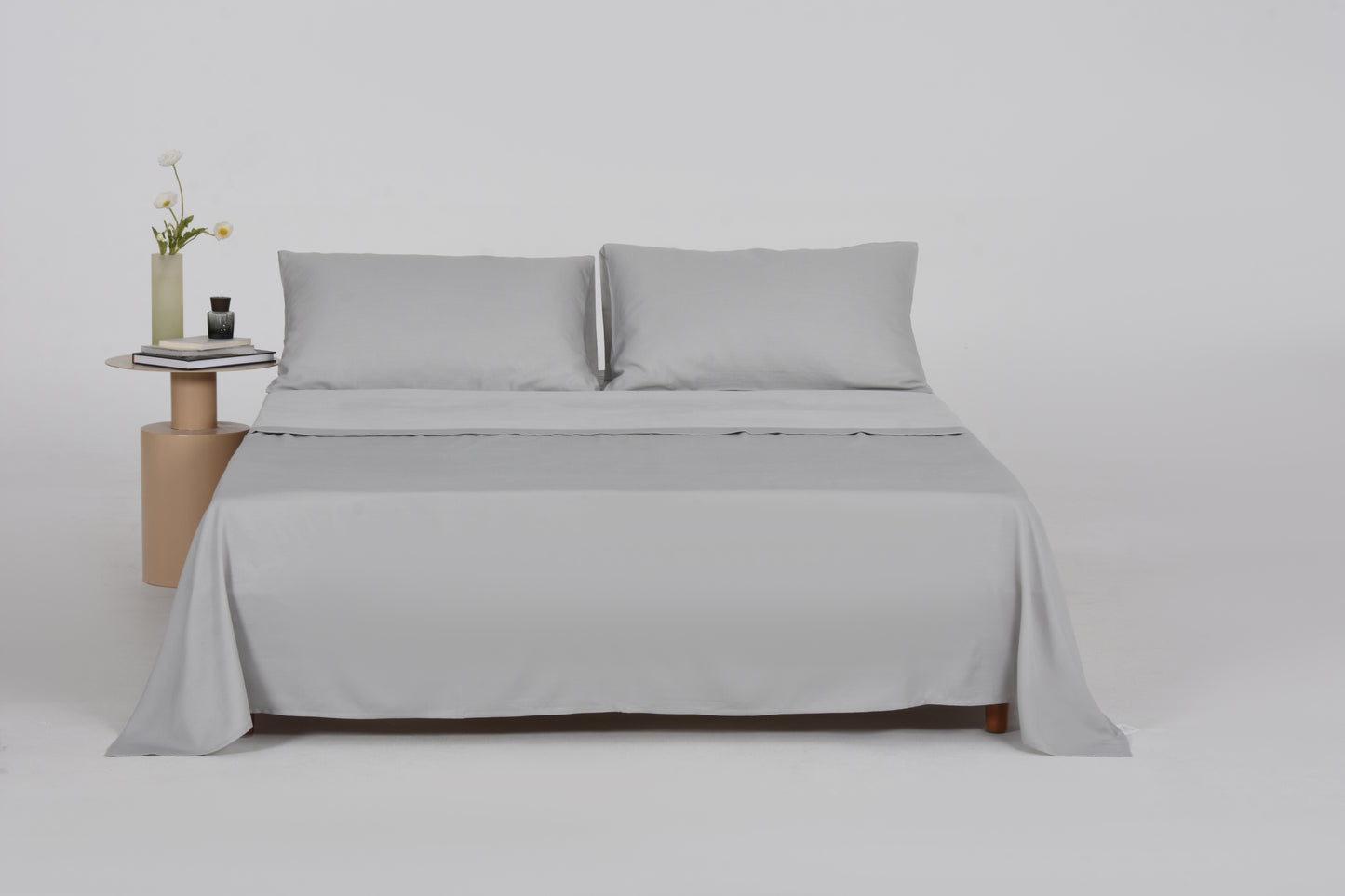 (white) four-piece bed set